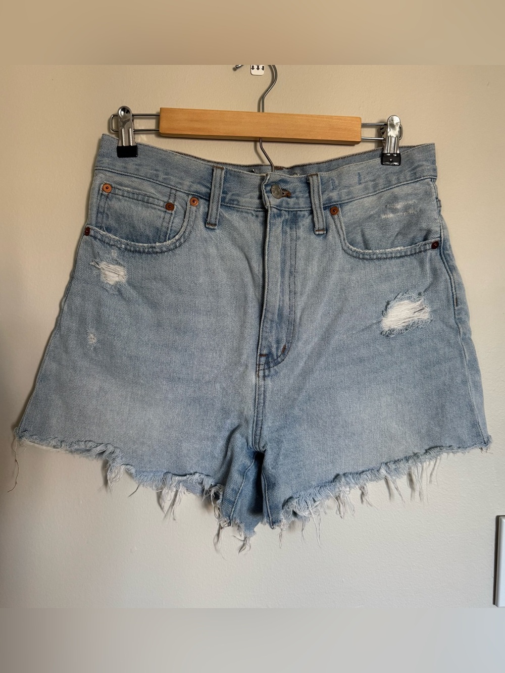 Madewell Mom Jean Short Light Wash Fray Hem High Waist Size 27 / 28